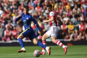 九游体育-浓眉哥巅峰对决，詹姆斯与40激战阿森纳分钟，回归赛场胜负难料！-九游体育