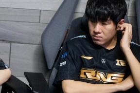 九游体育-Faker遭遇五连败，RNG教练面临压力！-九游体育